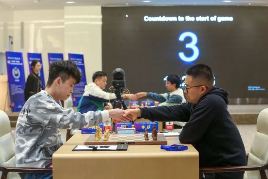 护士交换粗吟配乱大交动态图